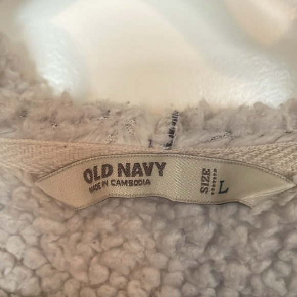 Women’s Old Navy fleece lined vest - Picture 2 of 6